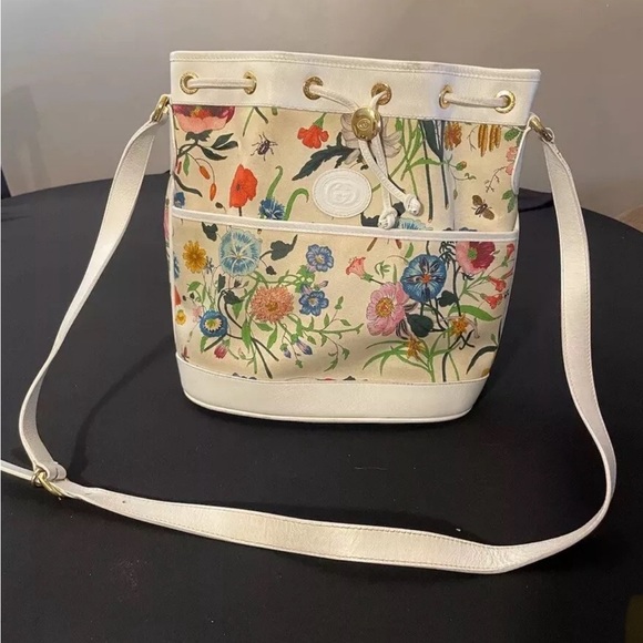 Gucci Vintage Flora White Leather Drawstring Bag-Authenticated - Picture 1 of 15